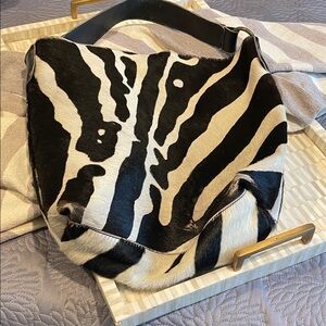 Mauricio Taiutu Zebra hide  Bag(bw)